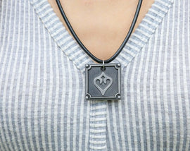 Dancer FFXIV Keychain / Necklace Metal Resin - DNC Final Fantasy XIV (FF14) - Soul Crystal - LootCaveCo